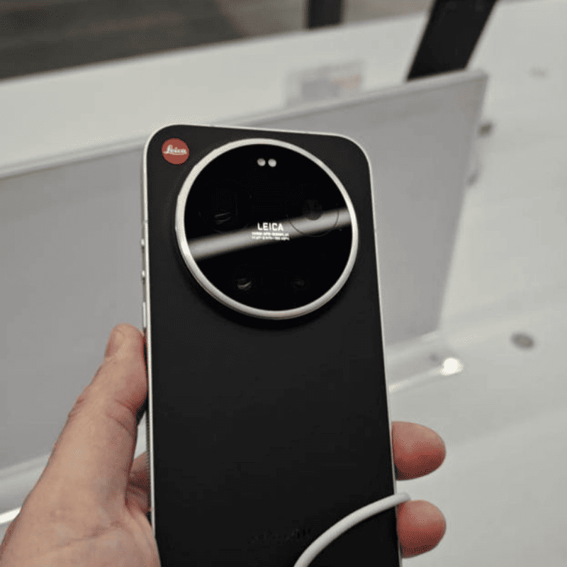 Xiaomi 17 Ultra засветилась на фото