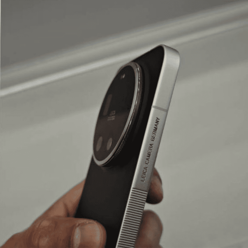Xiaomi 17 Ultra засветилась на фото