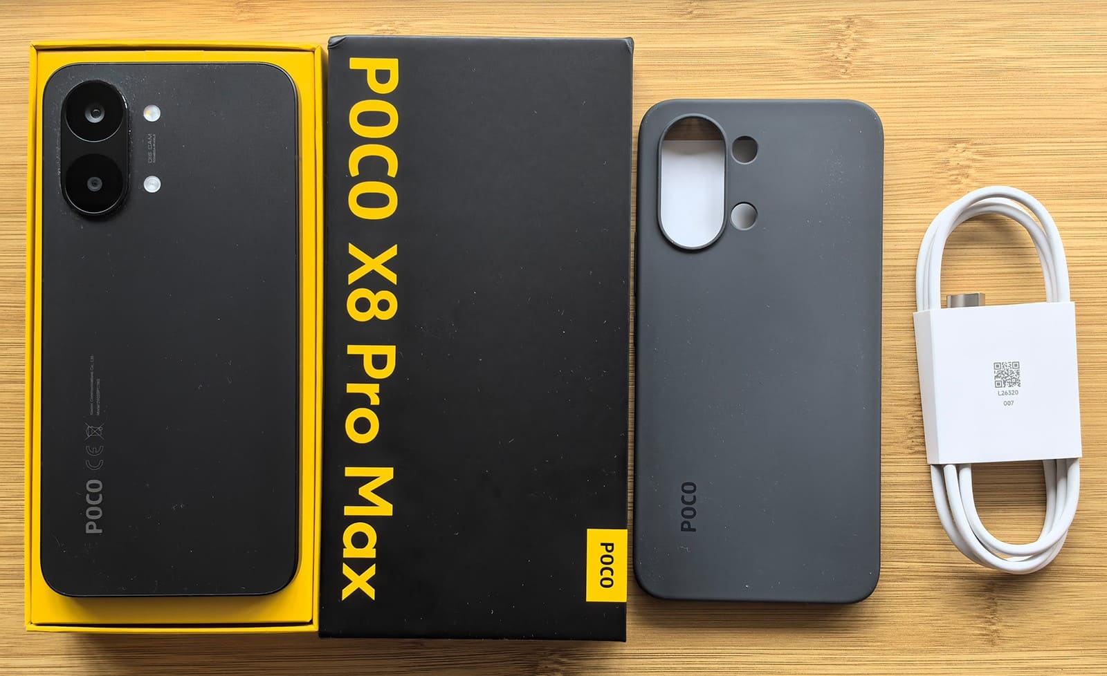 Комплектация нового Poco x8 pro и Poco x8 Pro Max, в комплекте чехол и провод для зарядки.