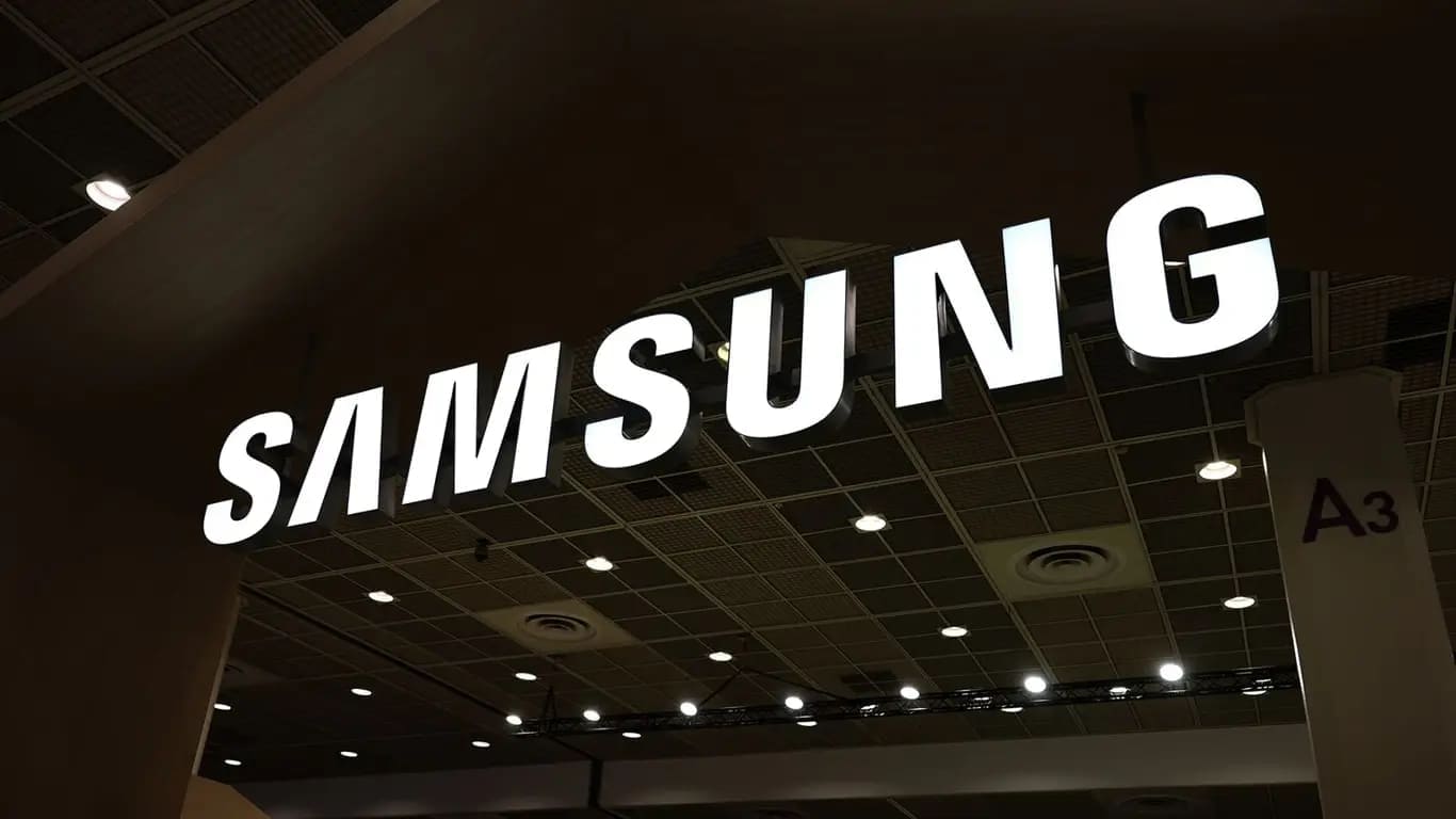Samsung отложит улучшения камер до S28