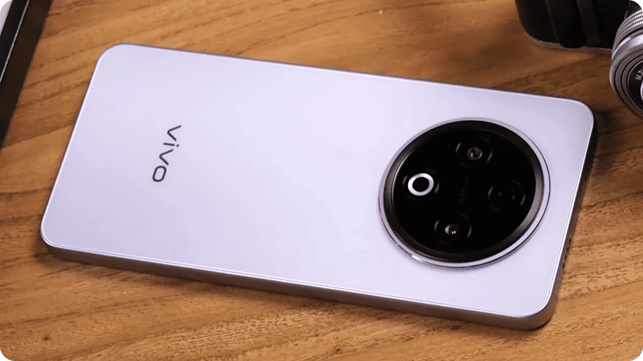 Vivo Y500 5G в свежей, лавандовой расцветке корпуса