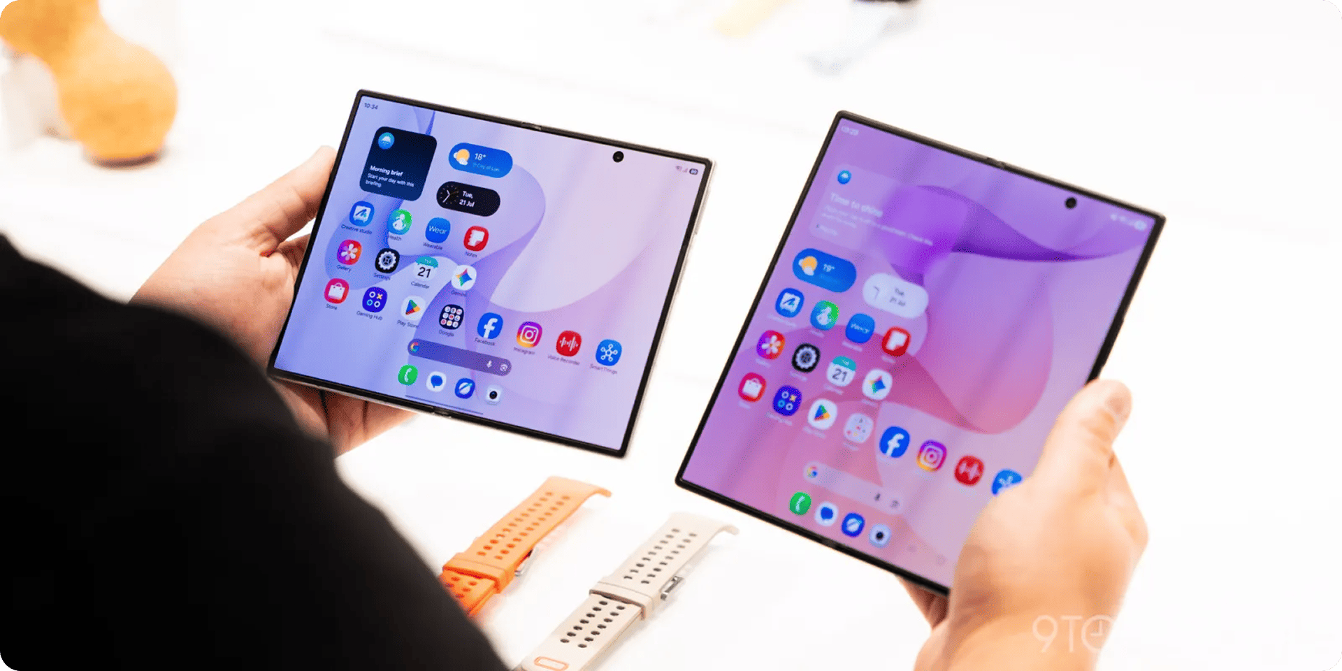 Смартфон Samsung Galaxy Z Fold8: широкий экран без складки в легком корпусе.