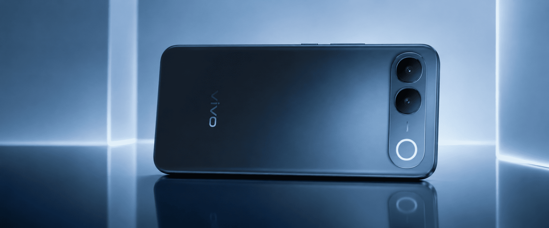 Vivo V80 Lite 5G &mdash; предполагаемый дизайн сапфирово-синего корпуса