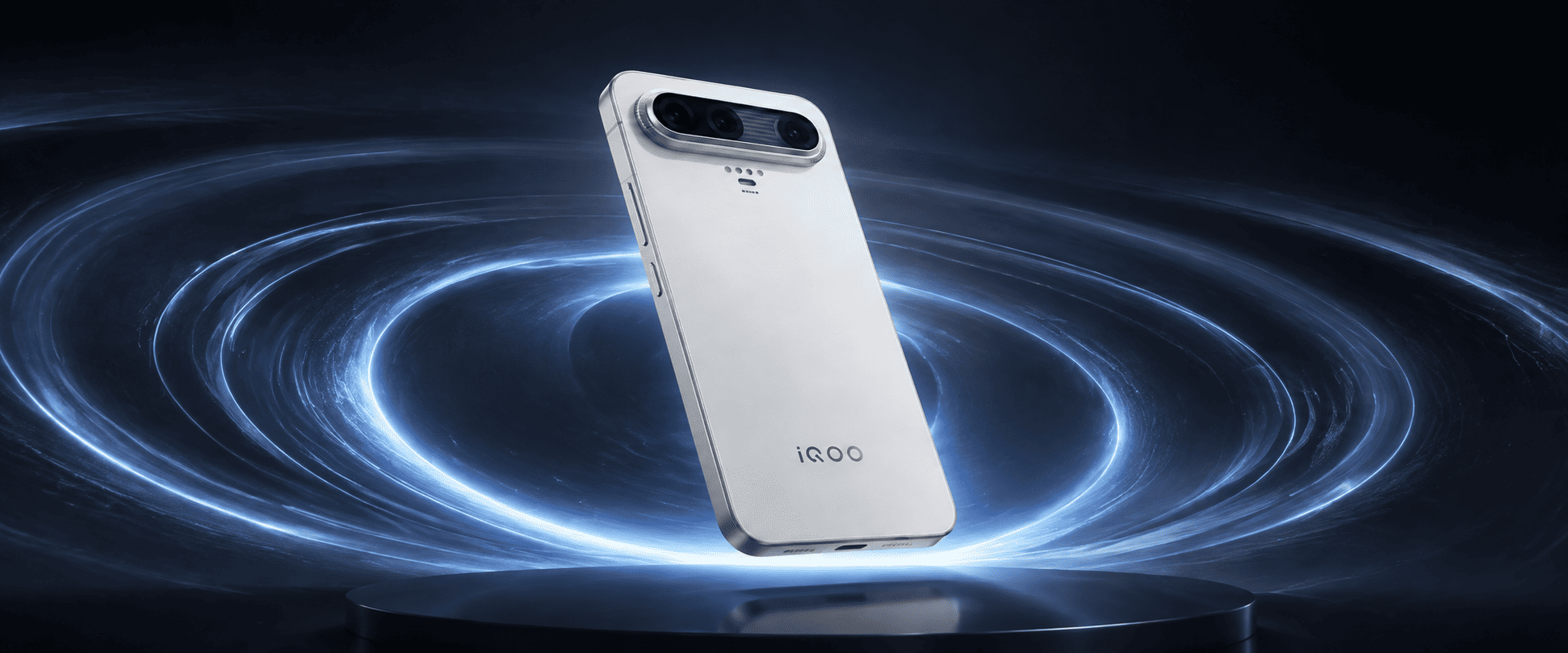 iQOO X &mdash; концептуальный смартфон с плоским экраном