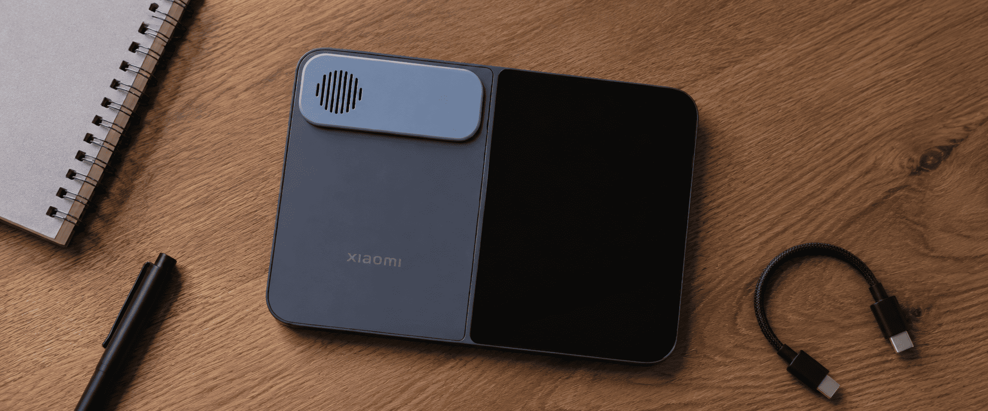 Xiaomi 18 Fold &mdash; редакционная визуализация на рабочем столе