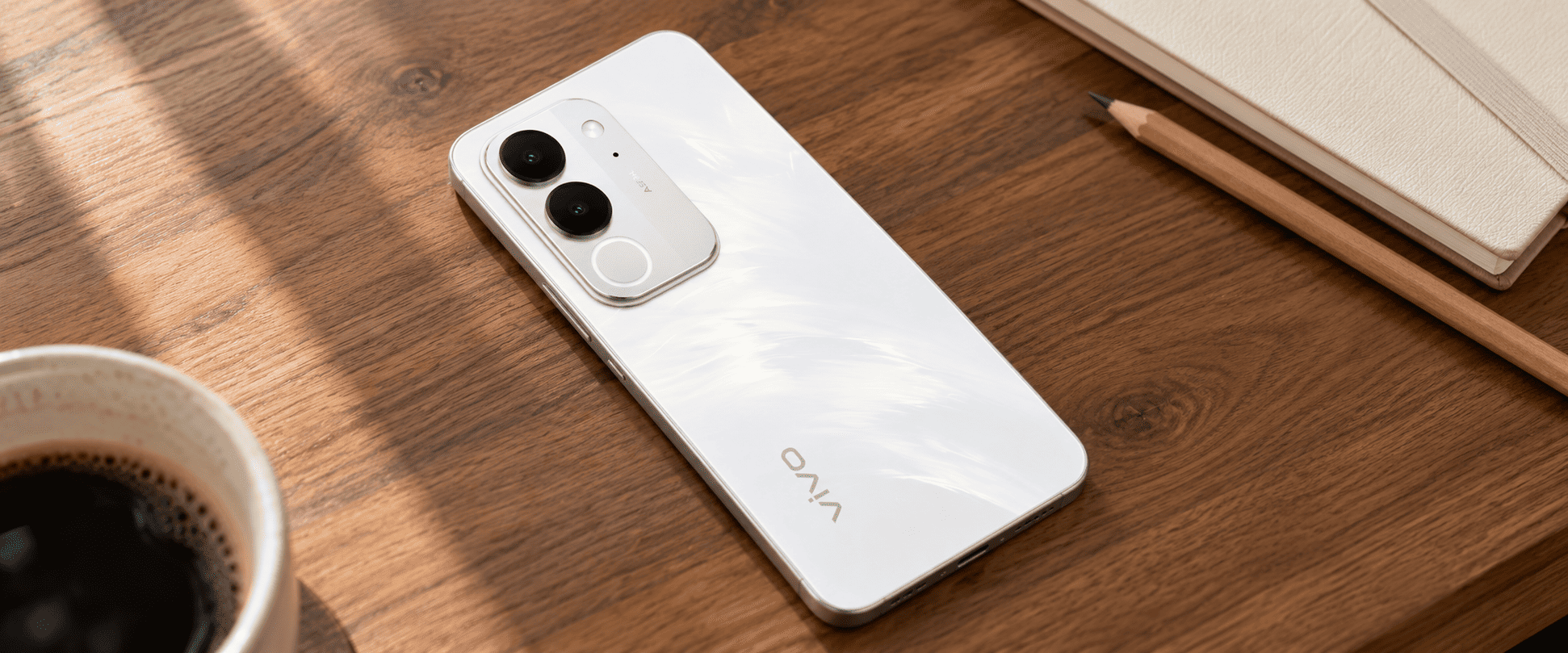 vivo Y600i &mdash; задняя панель и блок камер крупным планом