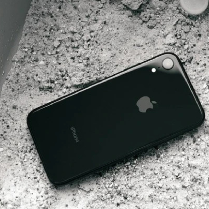 iPhone 16e захватили продажи