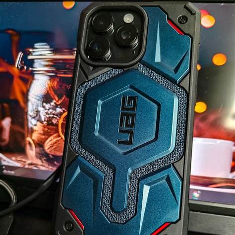 UAG чехол для айфона